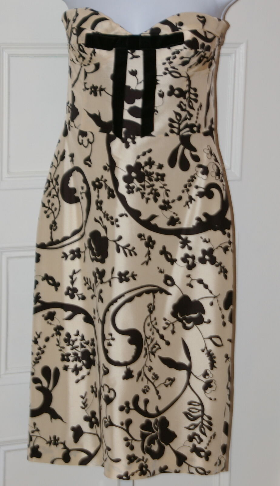 TIBI Black & Ivory Floral Silk Strapless Dress Black Velvet Bow Sz 4 - Image 3