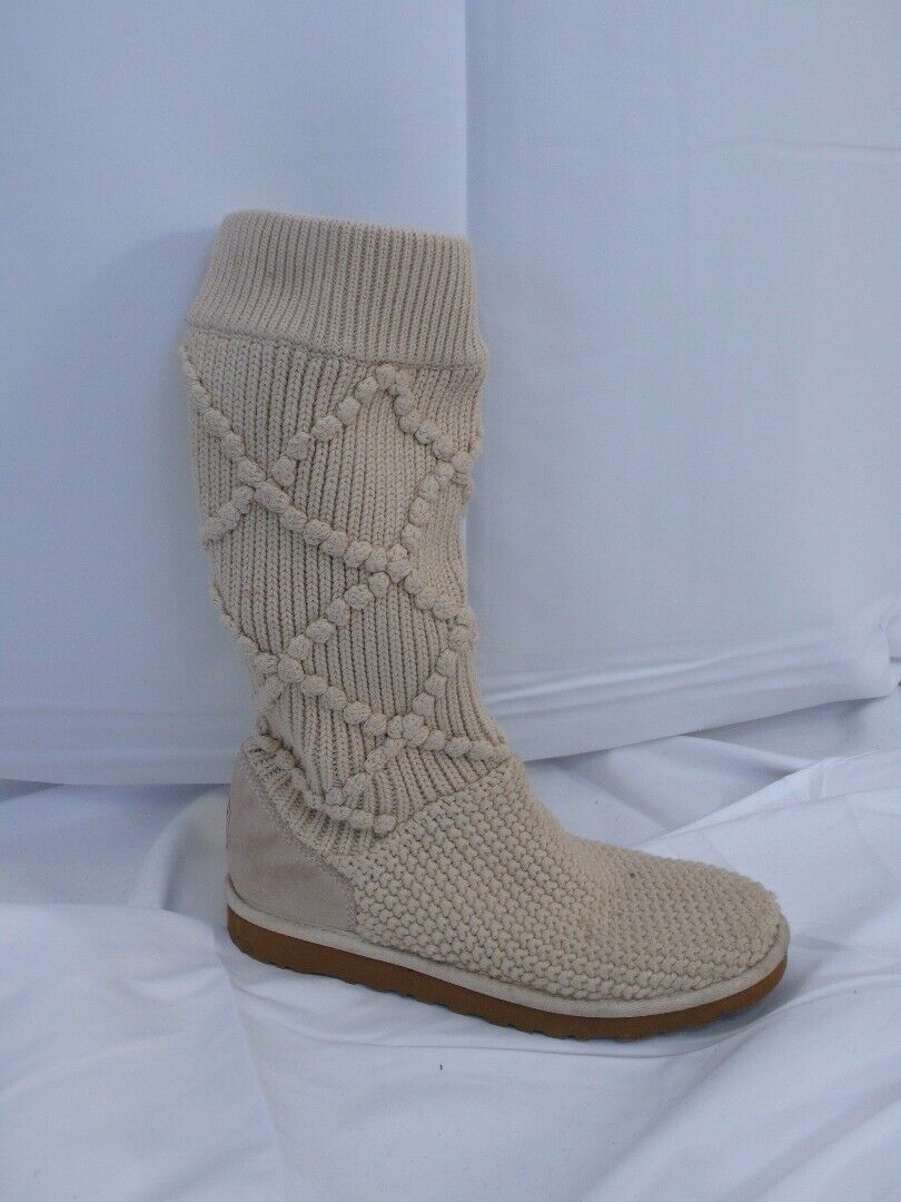 UGG AUSTRALIA Women's Creme Argyle Sweater Knit Classic Boots Sz 9M