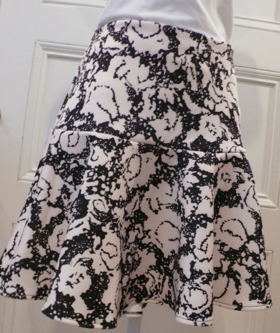 KARINA GRIMALDI NWT Women's Brown White Floral Linnet Scuba Skirt Sz L