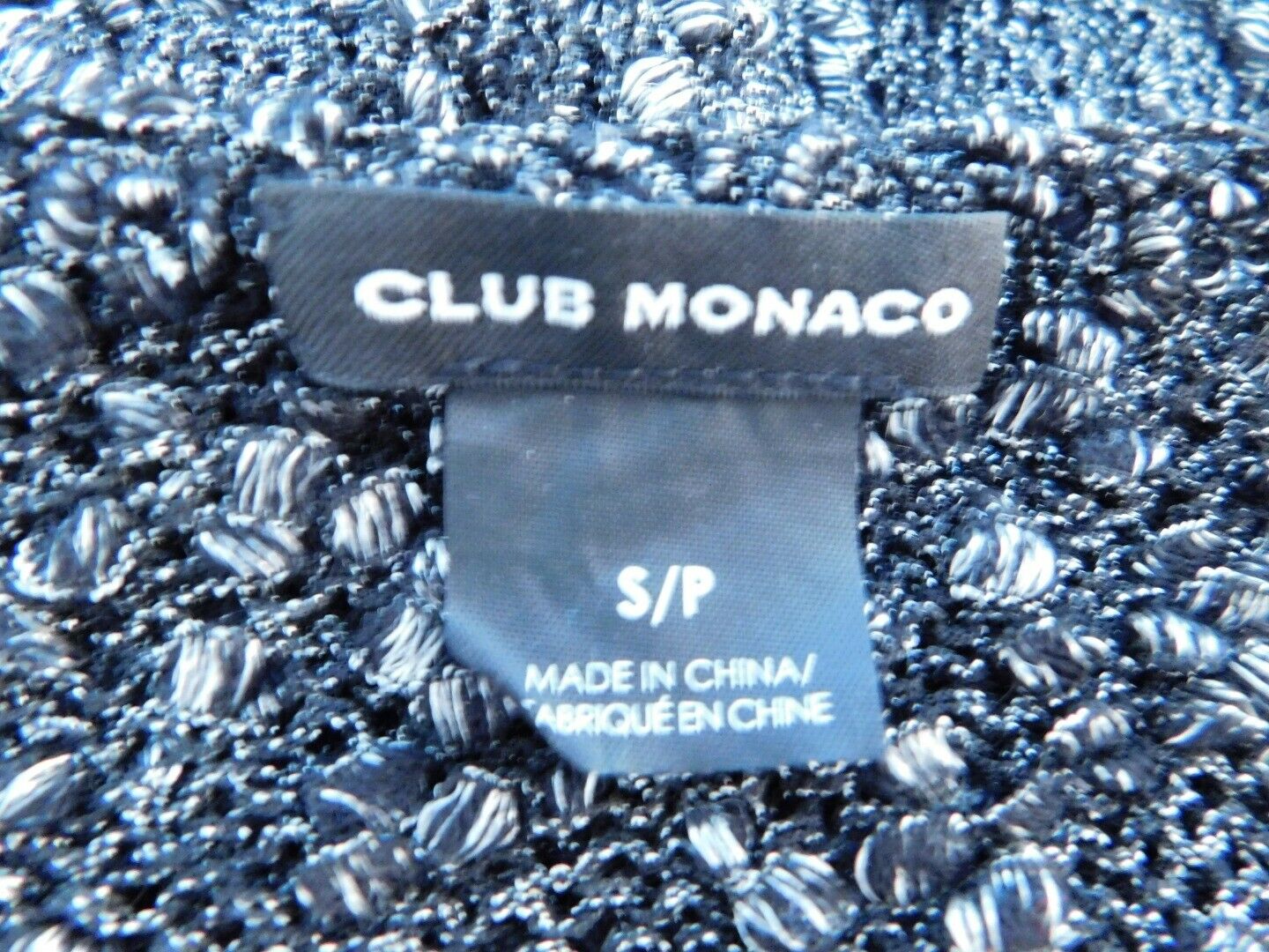 CLUB MONACO Women's Charcoal Gray V-Neck Metallic Threaded Sweater Sz S/P - Image 6