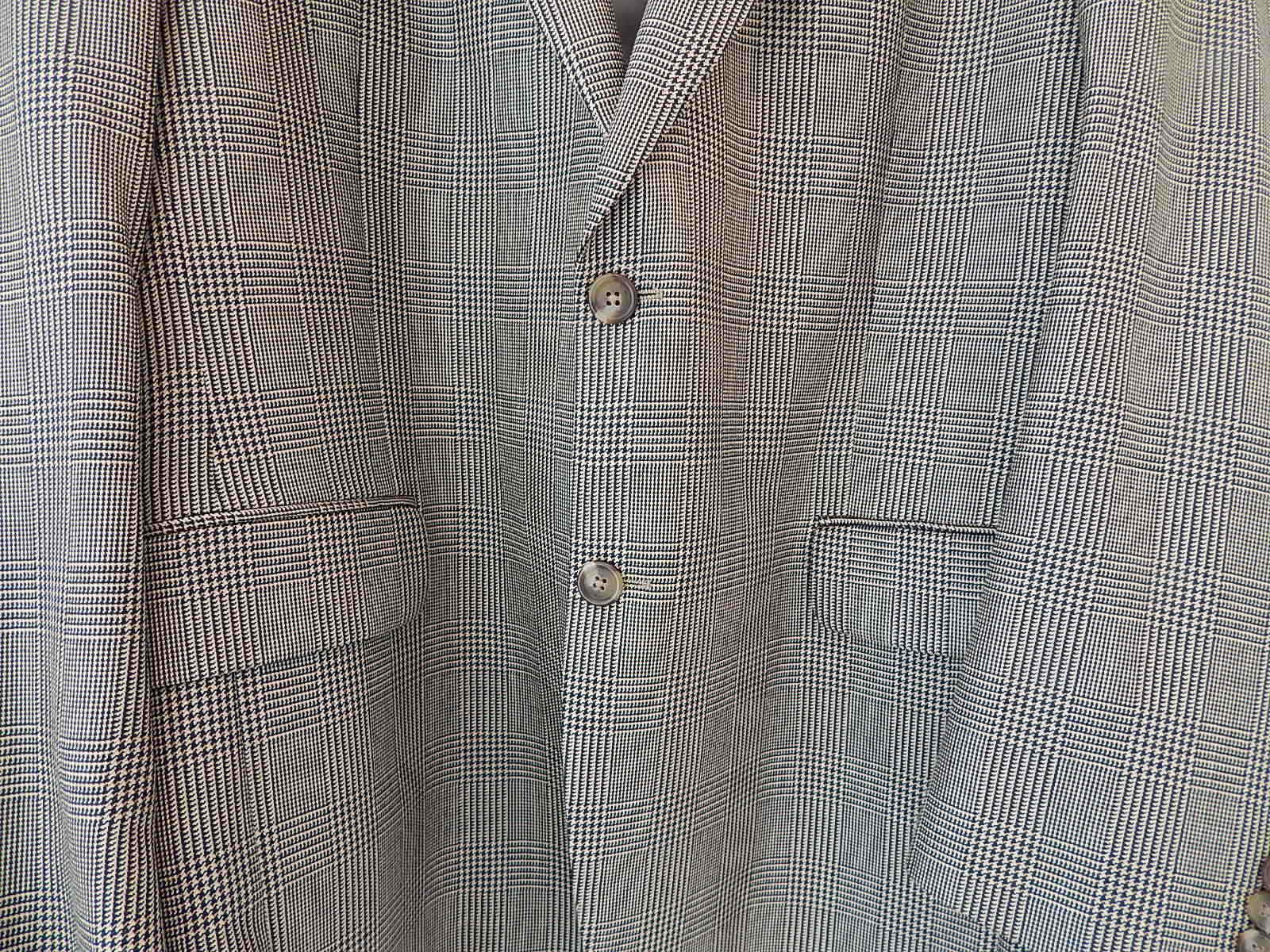 JOS A BANKS 2-Button Silk/Wool Blend Patterned Tan & Black Sportcoat - Image 4