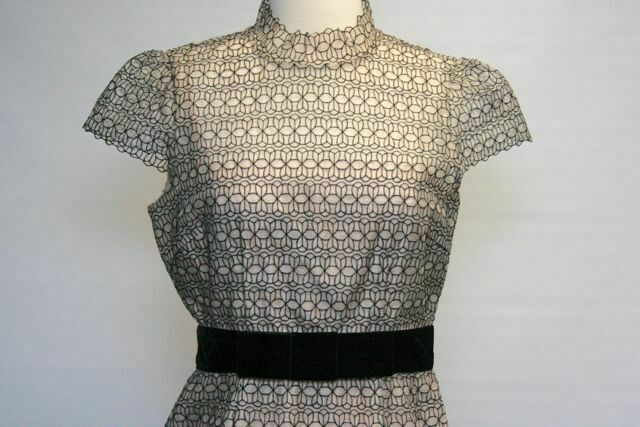 MILLY Womens Silk Lace Cap Sleeve Dress w/Attached Velvet Bow Taupe/Black Sz 6 - Image 6