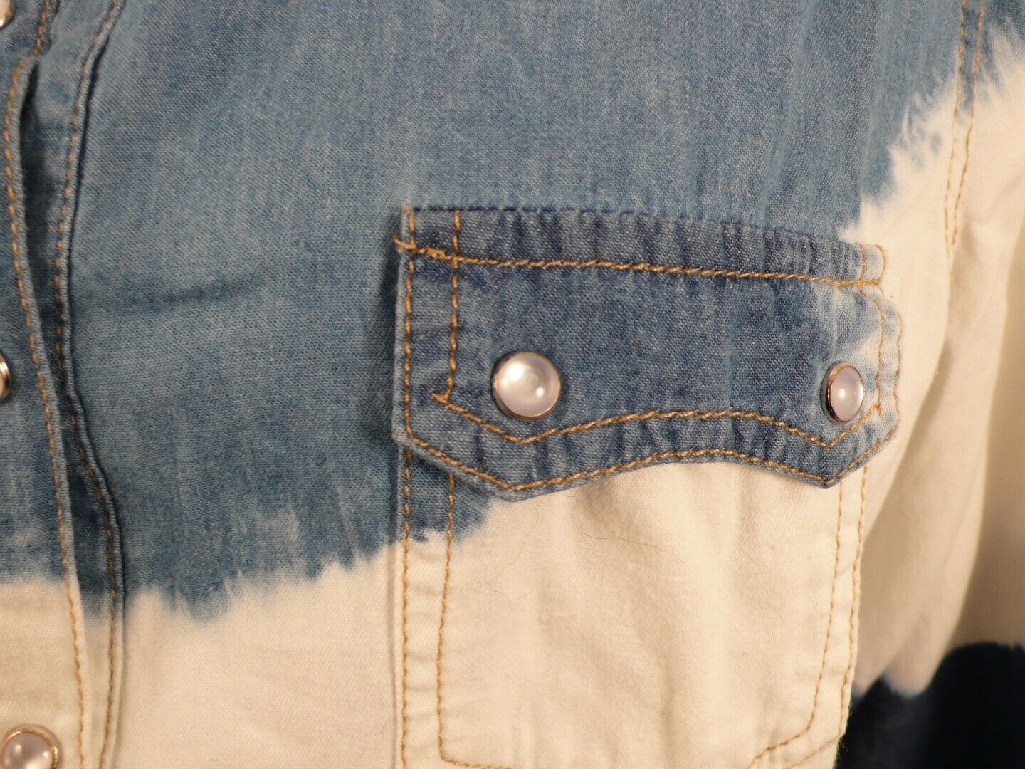 SANS SOUCI Women's Blue White Denim Snap Front Blouse Sz S - Image 5