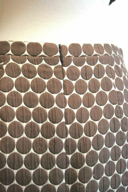 BARNEY'S NEW YORK Women's Lined Wool-Blend Pencil Skirt in Brown Dots SZ 8 - Image 5