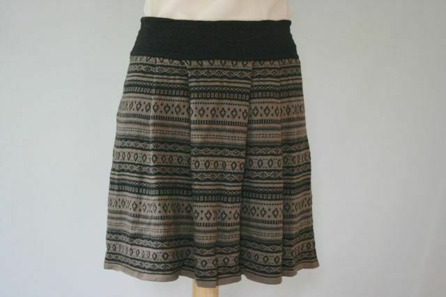 BB DAKOTA NWT Women's Trudy Fair Isle Knit Mini Skirt Taupe/Black Sz M - Image 4