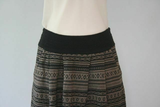 BB DAKOTA NWT Women's Trudy Fair Isle Knit Mini Skirt Taupe/Black Sz M - Image 5
