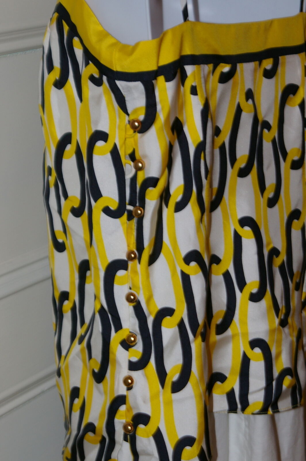 NWT MILLY Chain Link Print Cami in Yellow & Black w / 8 Gold Side Buttons Sz 2 - Image 5