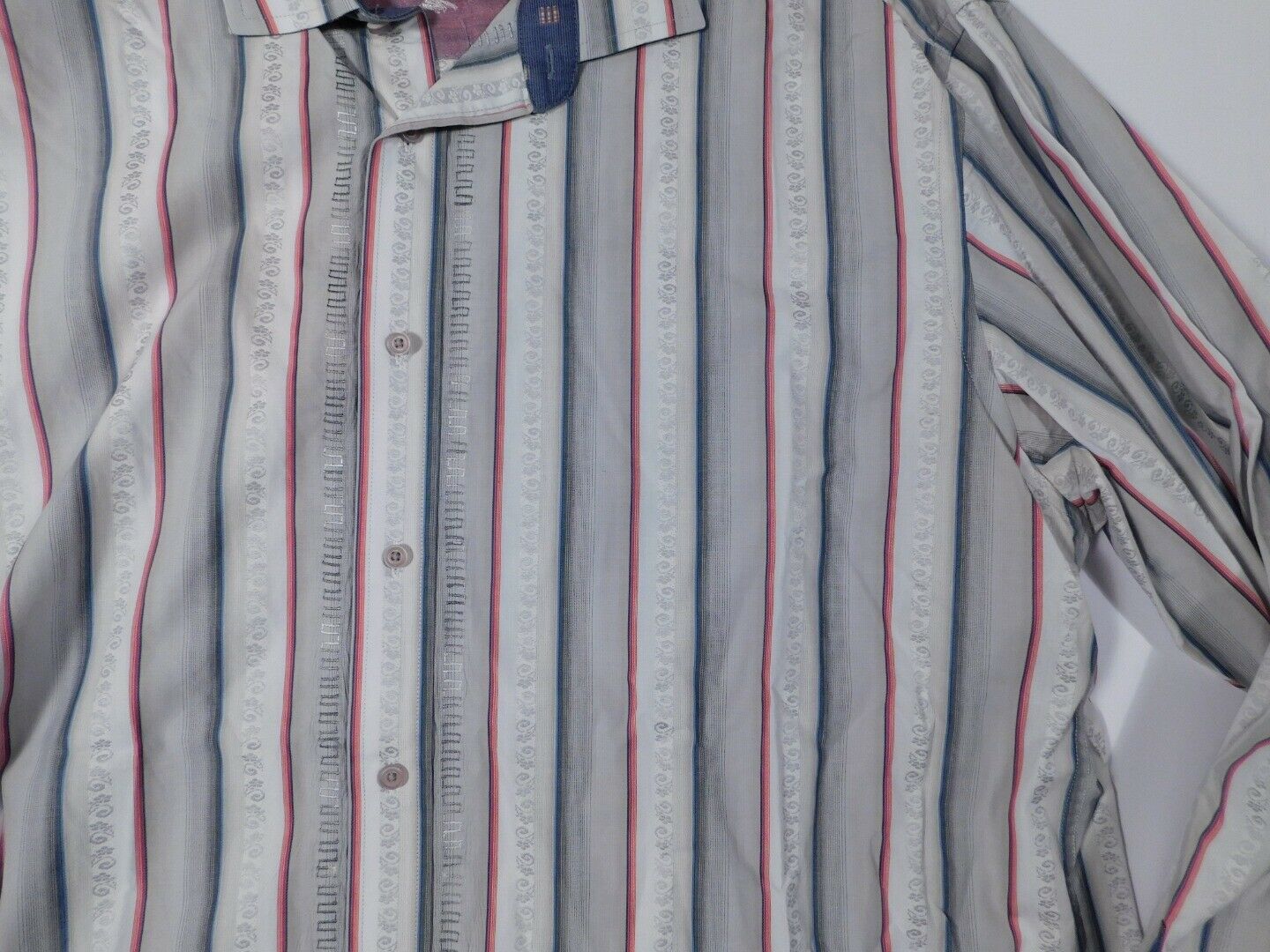 ROBERT GRAHAM Men's Gray White Red Stripe Long Sleeved Shirt Sz 2XL - Image 4
