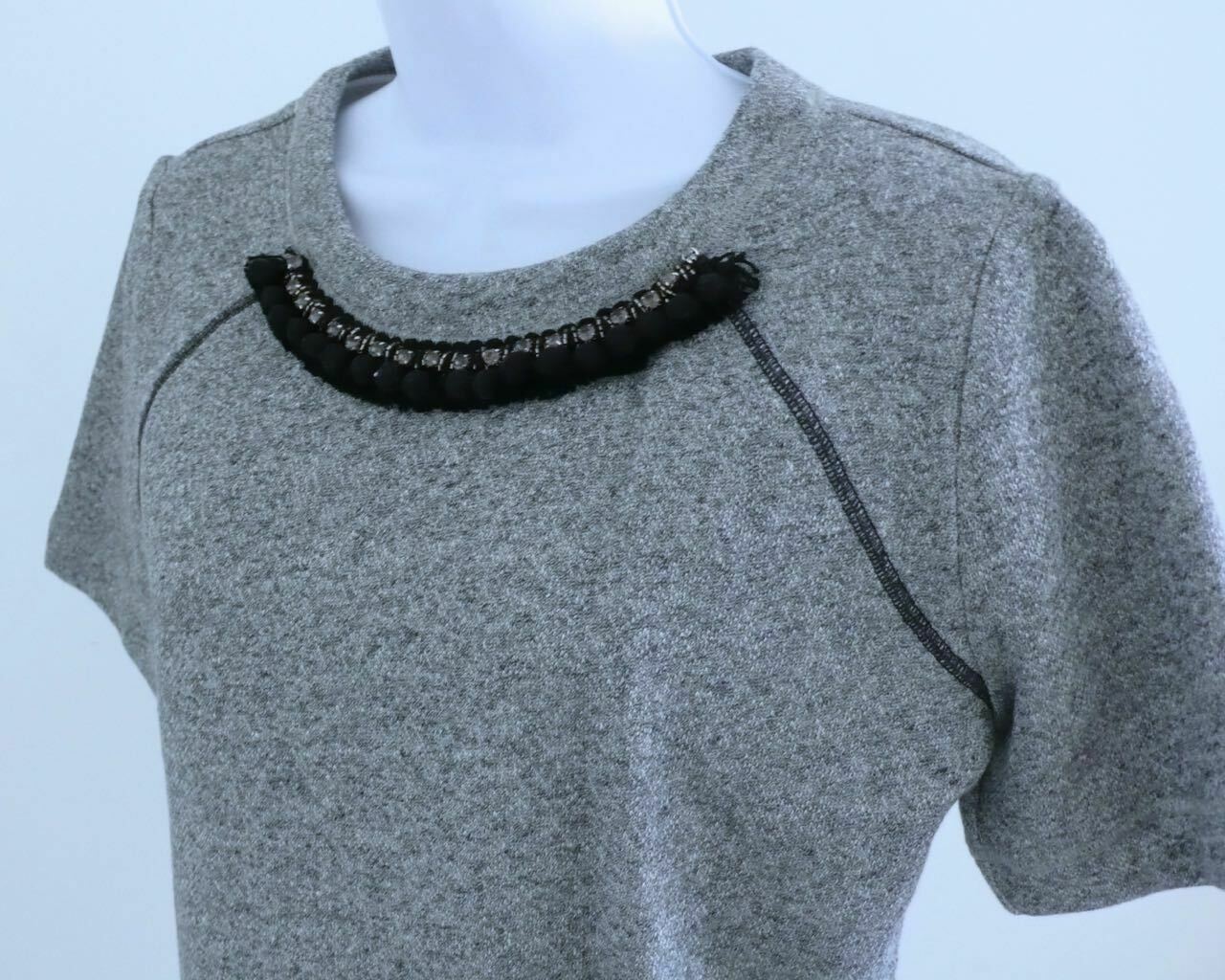 ANN TAYLOR NWT Heather Gray Short Sleeve Fringe Pom Pom Neck Trim Sweatshirt SzM - Image 5