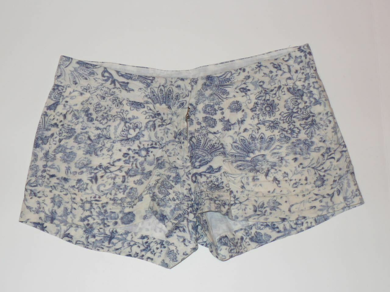 CREME FRAICHE LUXURY RESORT WEAR Women's Blue Floral Soft Cotton Short Sz 2 - Image 3