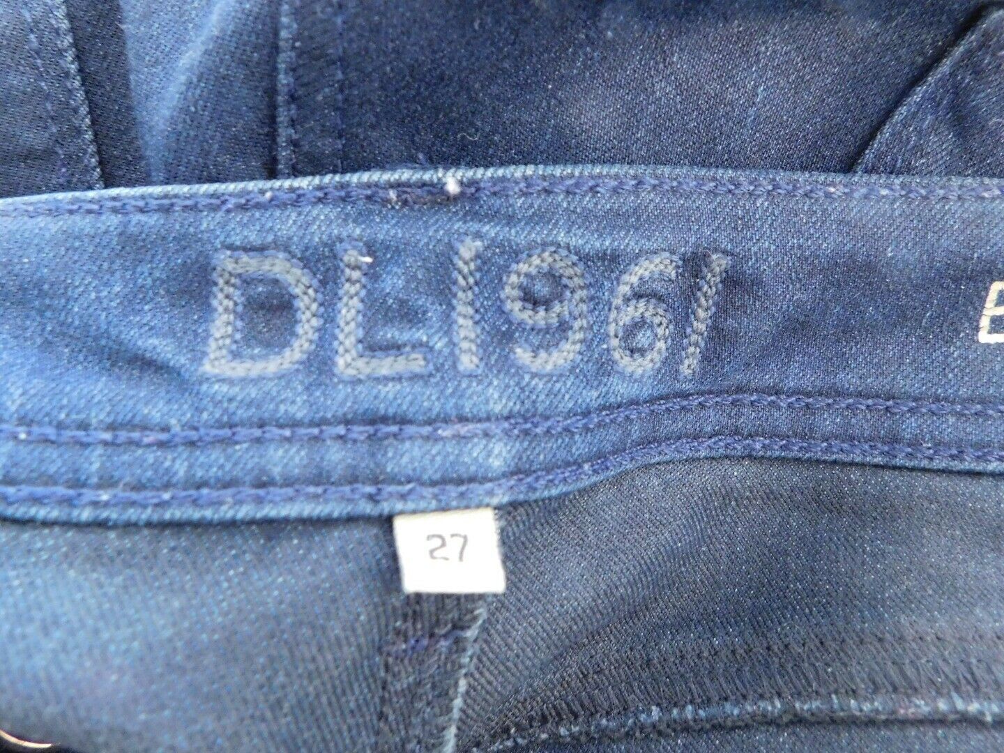 DL1961 Women's Dark Wash Bardot High Rise Cropped Flatiron Jean Sz 27 - Image 10