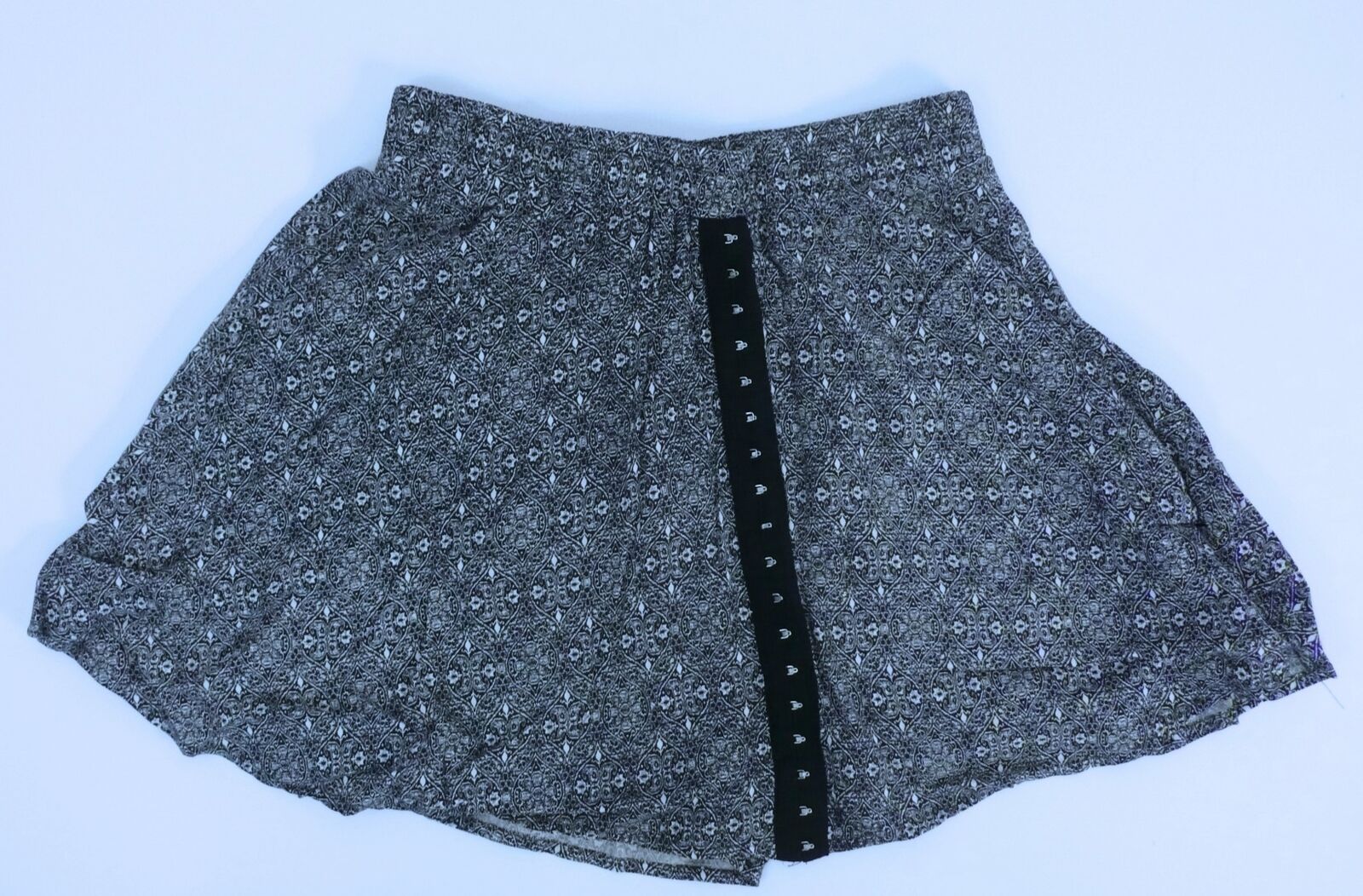 HAPPENING IN THE PRESENT Women's Black & White Print A-Line Mini Shirt Sz M