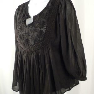 LEIFNOTES BY ANTHROPOLOGIE Women's Black Daisy Embroidery V-Neck Blouse Sz 6