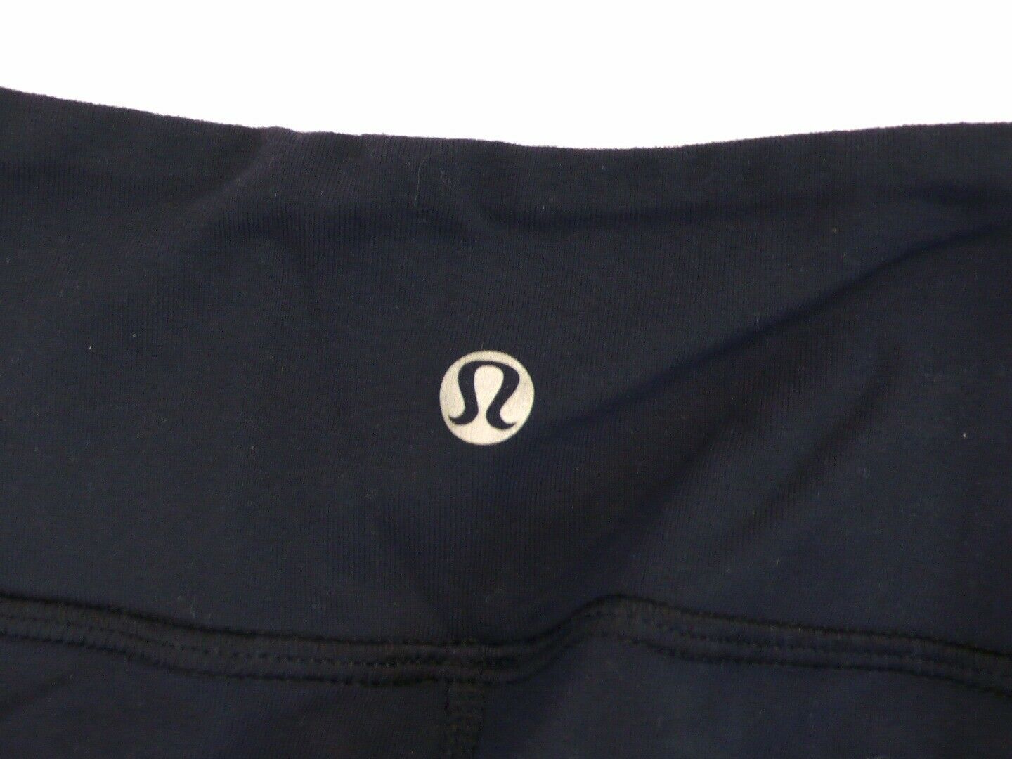 LULULEMON Woman's Navy Blue Nylon Lycra Cropped Pants Sz 4 - Image 6