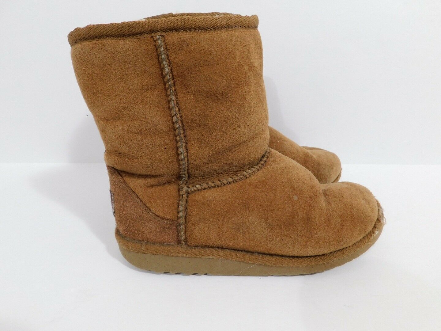 UGGS AUSTRALIA Children's Classic Short Brown Boots Sz 1 - Image 5