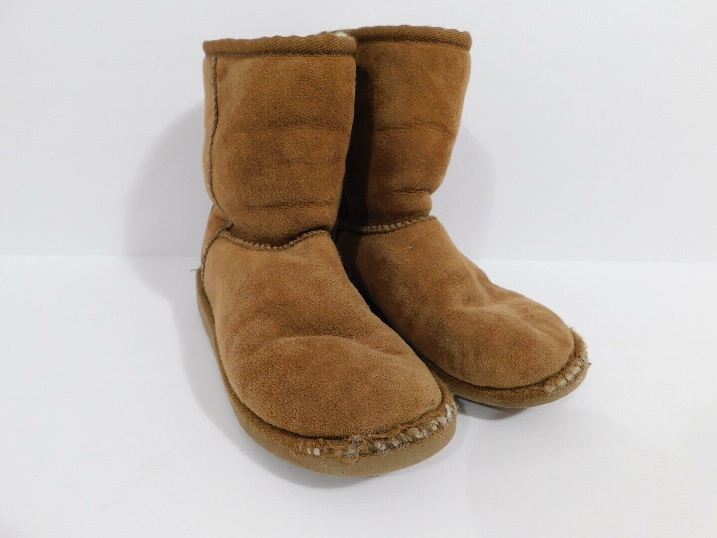 UGGS AUSTRALIA Children's Classic Short Brown Boots Sz 1