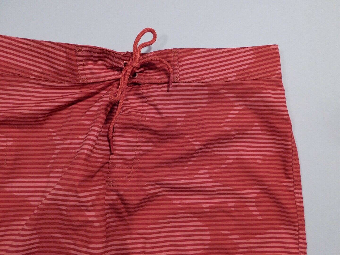 VINEYARD VINES Men's Red Striped Flat Hook & Eye Tie Front Swim Short Sz 34 - Image 4