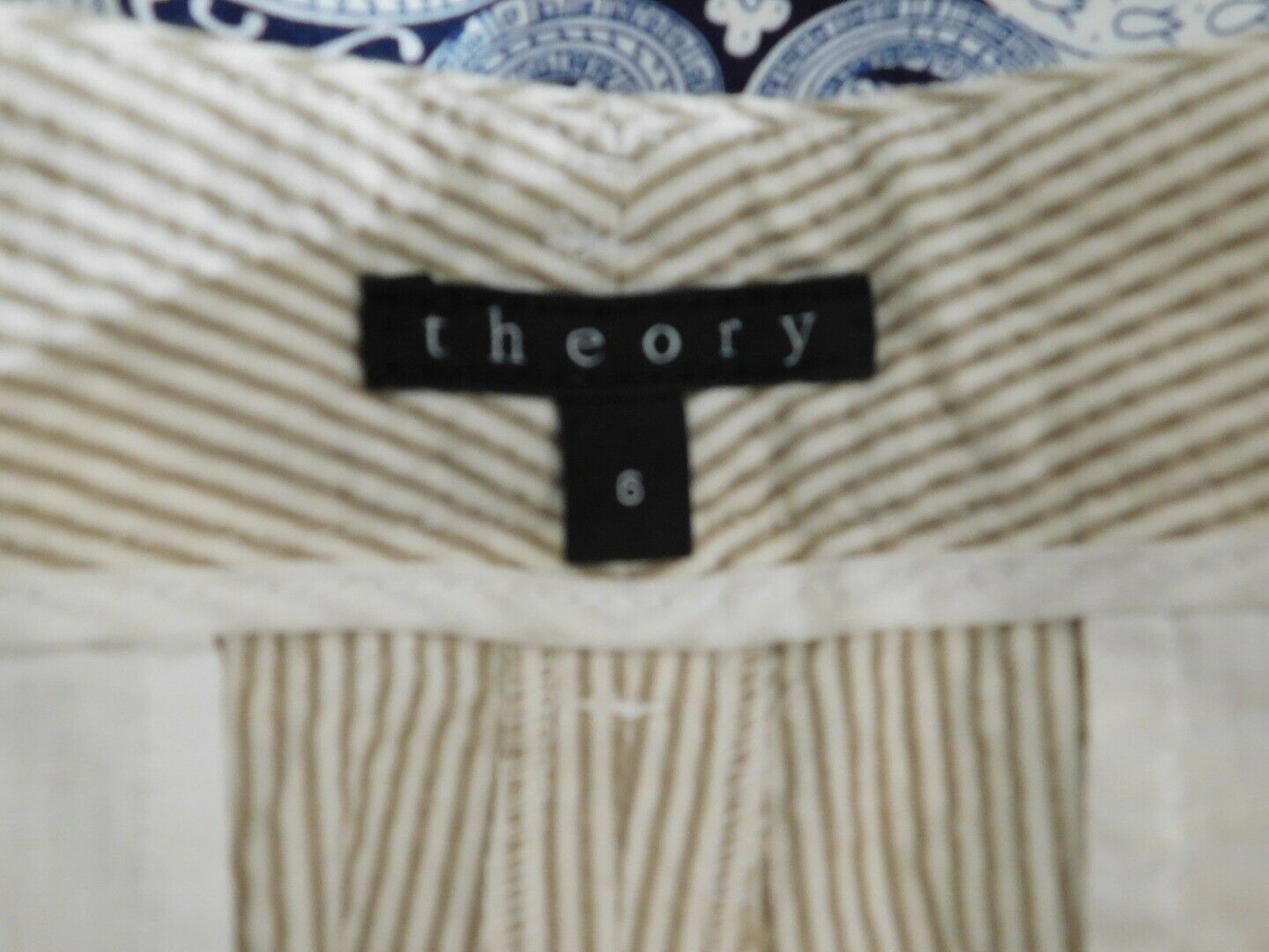 THEORY Women's Tan White Seersucker Stripe Cotton Stretch Flat Front Short Sz 6 - Image 6