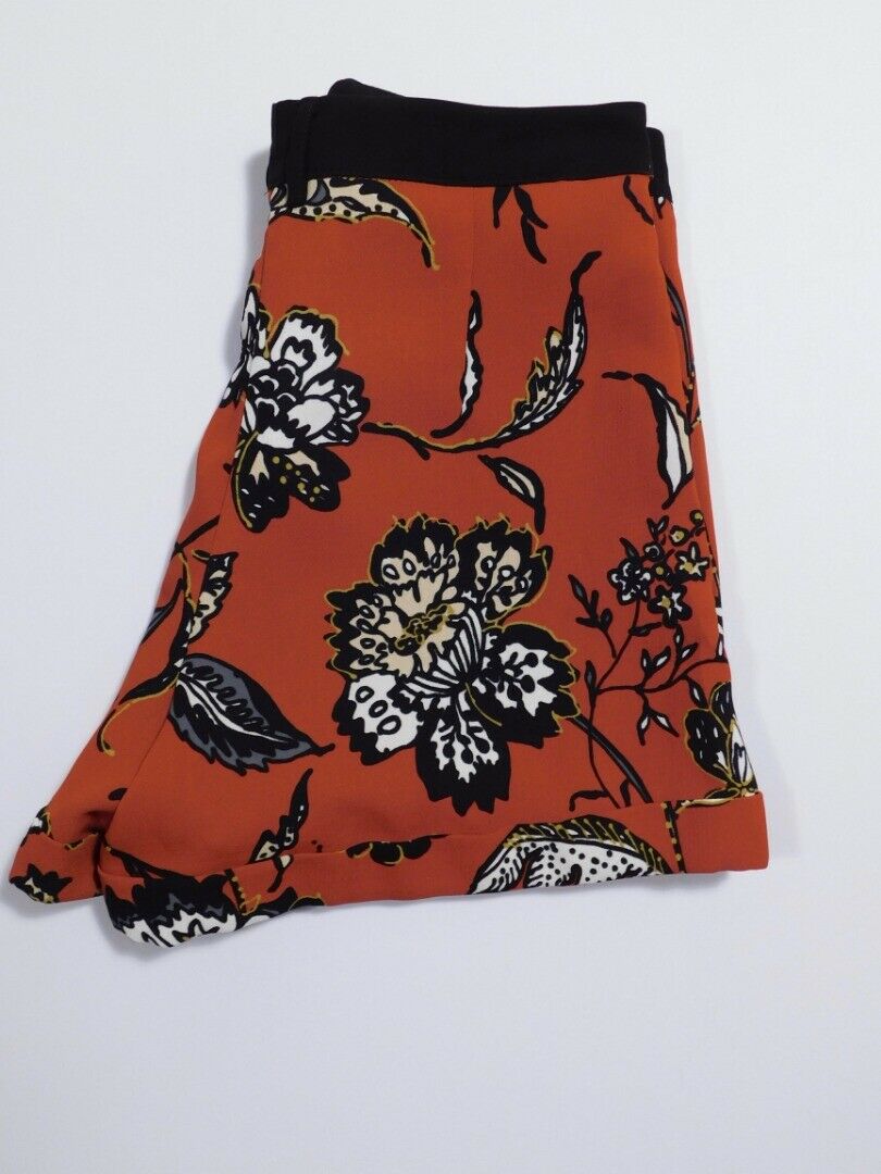 TOPSHOP Women's Multi Floral Print Pleat Front Cuffed Short Sz 6