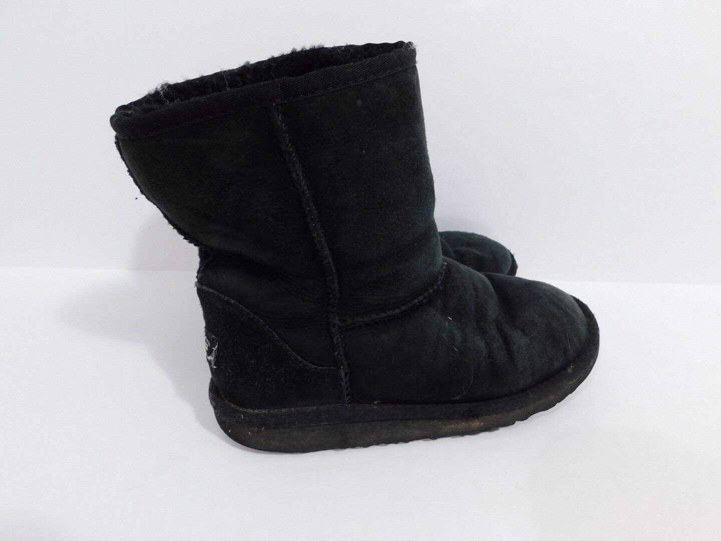 UGGS AUSTRALIA Children's Classic Short Black Boots Sz 3 - Image 3