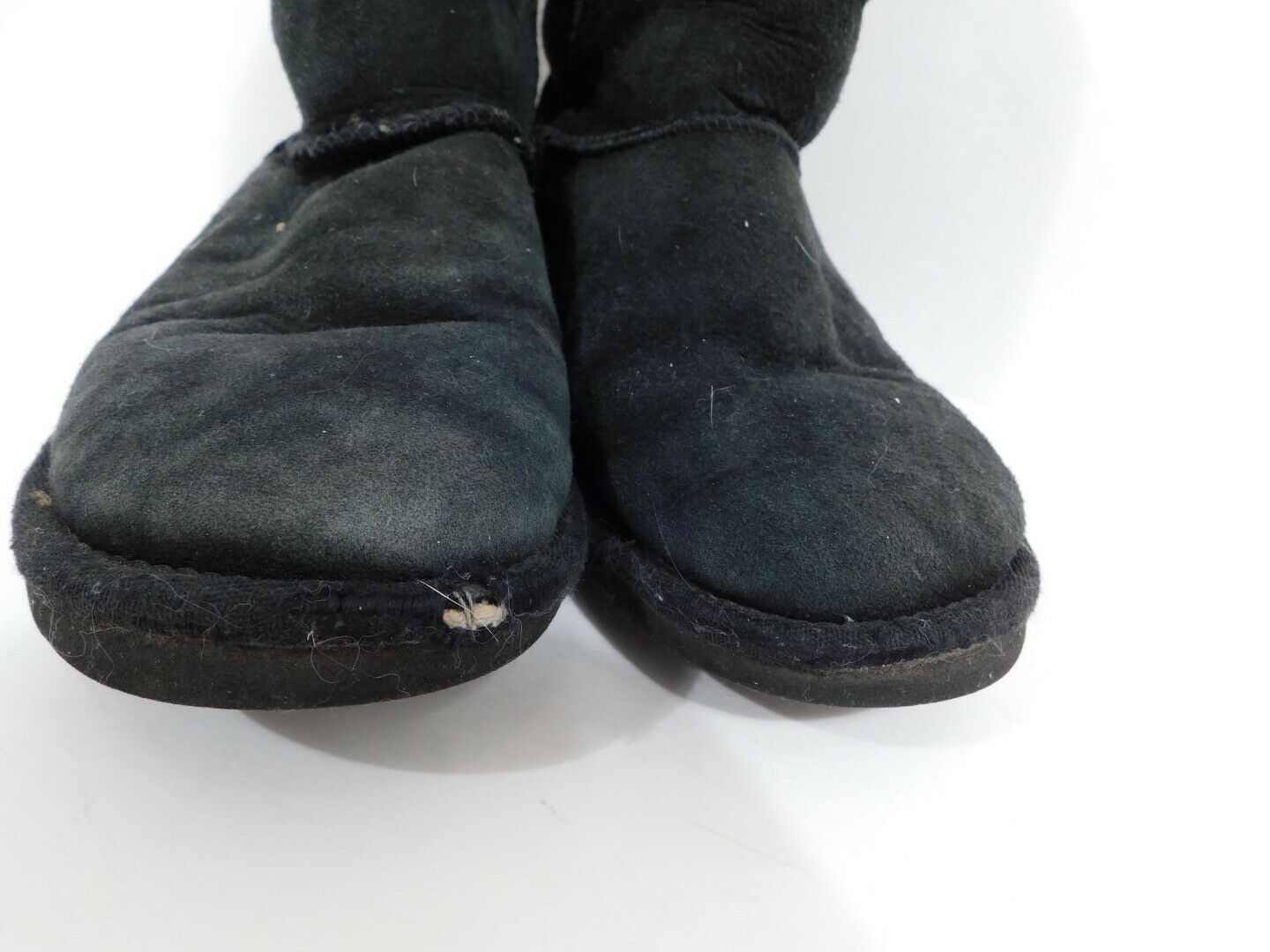 UGGS AUSTRALIA Children's Classic Short Black Boots Sz 3 - Image 4