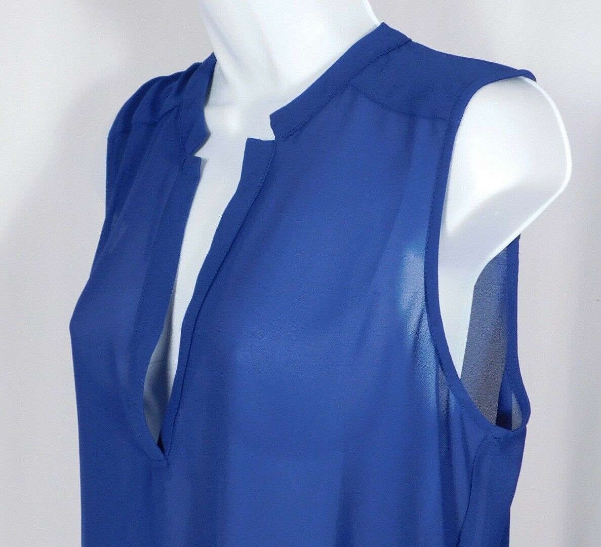 FOREVER 21 Women's Sheer Blue V-Neck Sleeveless Blouse Sz M - Image 4