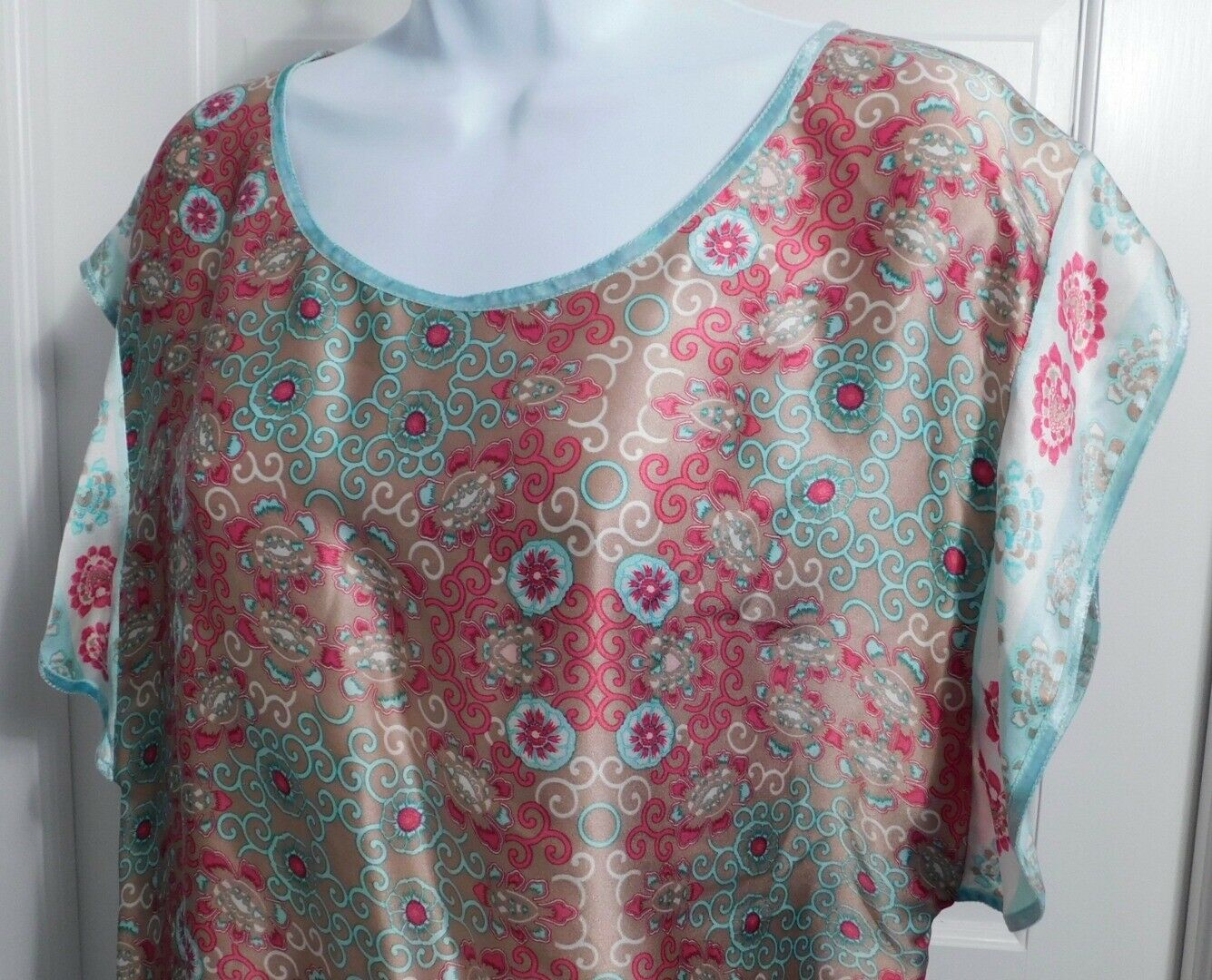 LOLITA JACA Women's Tan Aqua Rose Silk Print Short Sleeve Tunic Blouse Sz M - Image 4