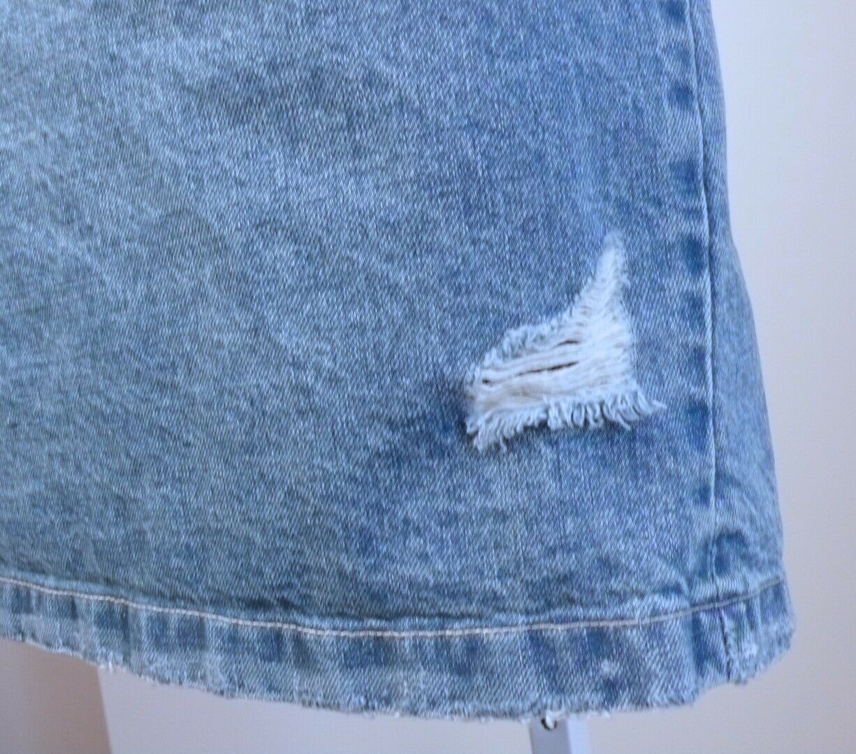 SEA BARNEYS NEW YORK Denim W White Lace Shoulder Fringe Neck Trim Sheath Dress 6 - Image 6