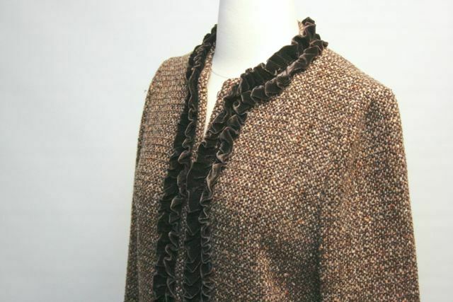 TORY BURCH Brown Wool Bouclette Tweed Car Coat w Velvet Cabbage Ruffle Trim SZ 4