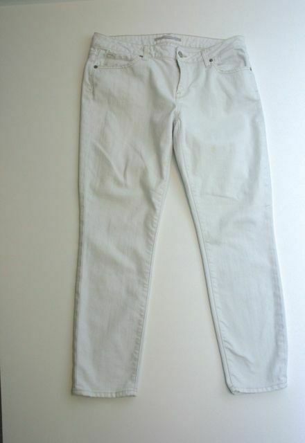 VINCE Skinny Ankle Crop Destroyed 5-Pocket White Jeans Sz 32 - Image 3