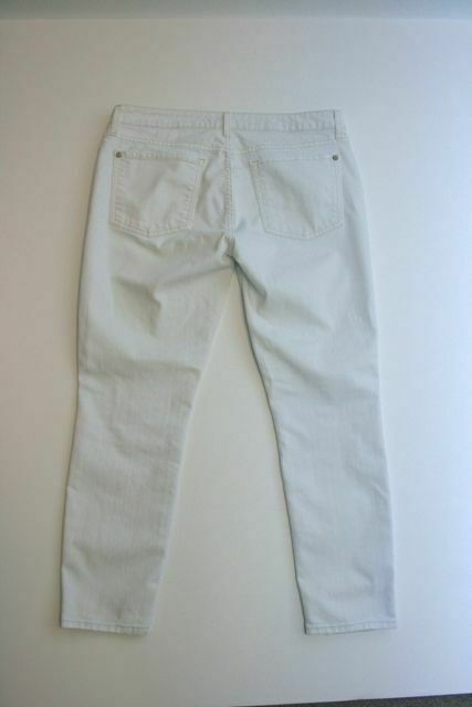 VINCE Skinny Ankle Crop Destroyed 5-Pocket White Jeans Sz 32 - Image 4