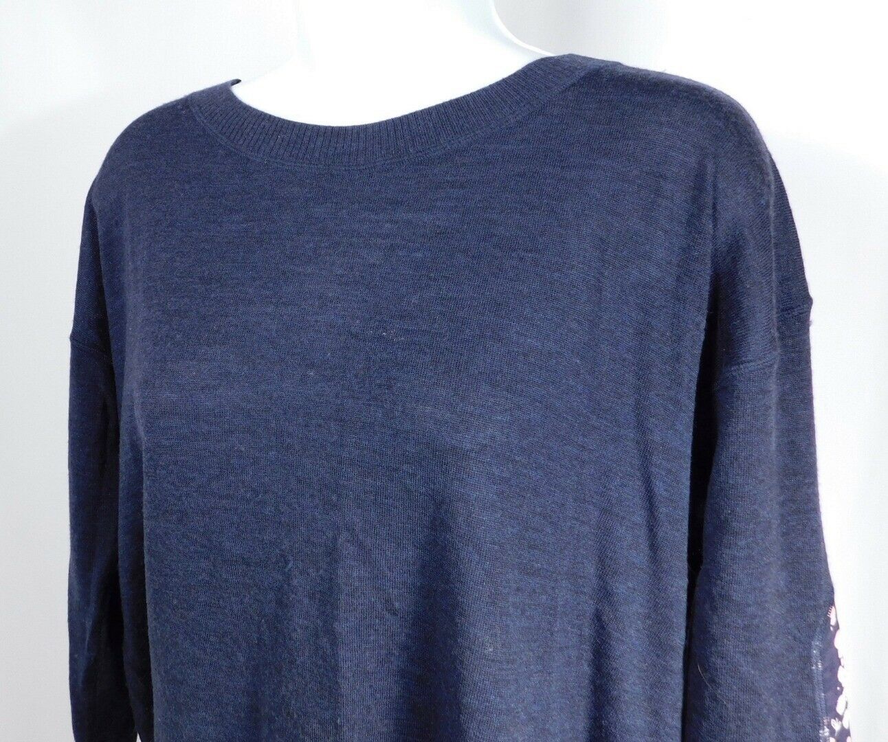 CLUB MONACO Women's Navy Wool W Contrasting Silk Print Scoop Neck Sweater Sz M - Image 4