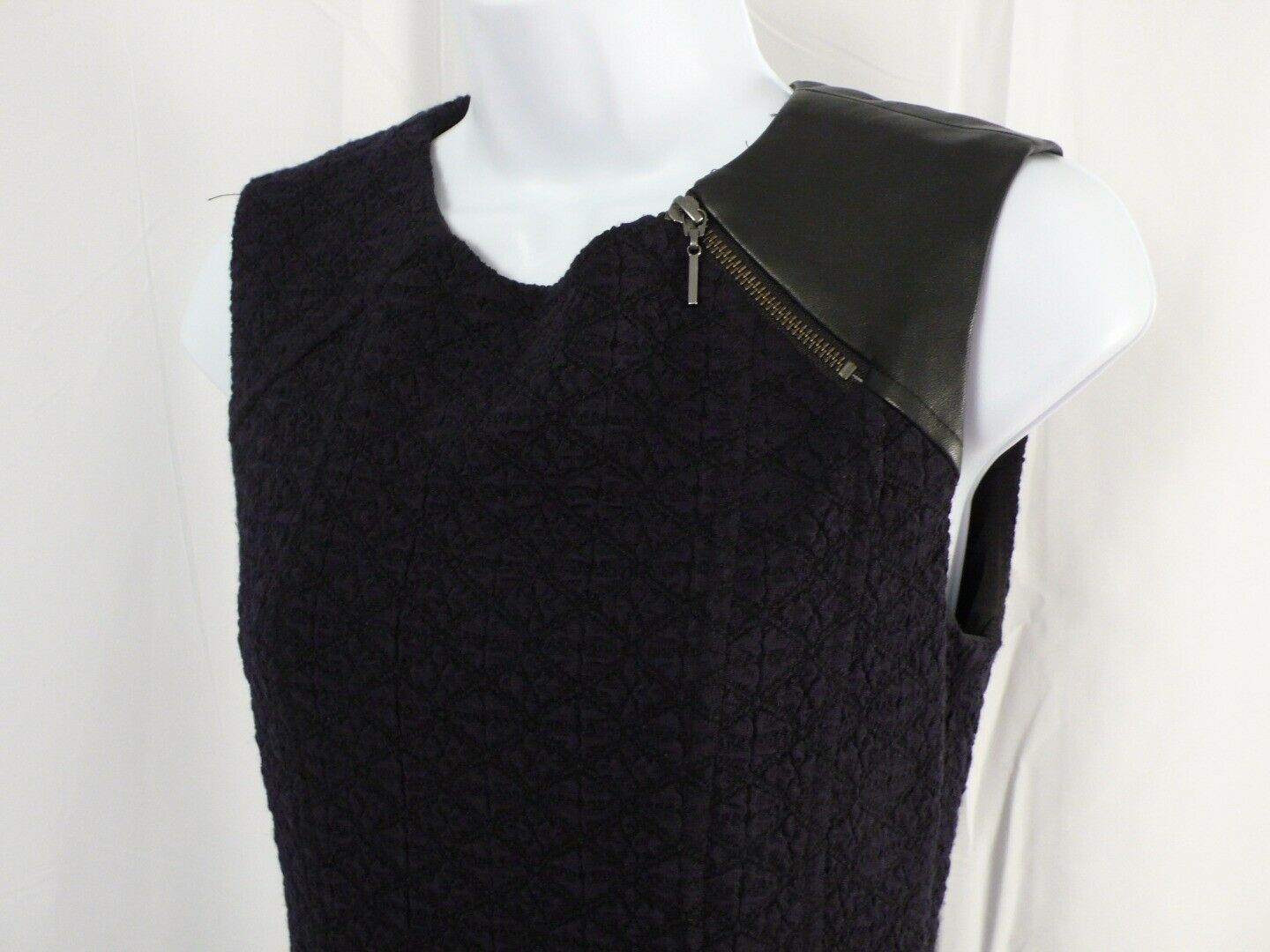 NANETTE LEPORE Black Knit Leather Shoulder Exposed Back Zip Shift Dress Sz 4 - Image 3