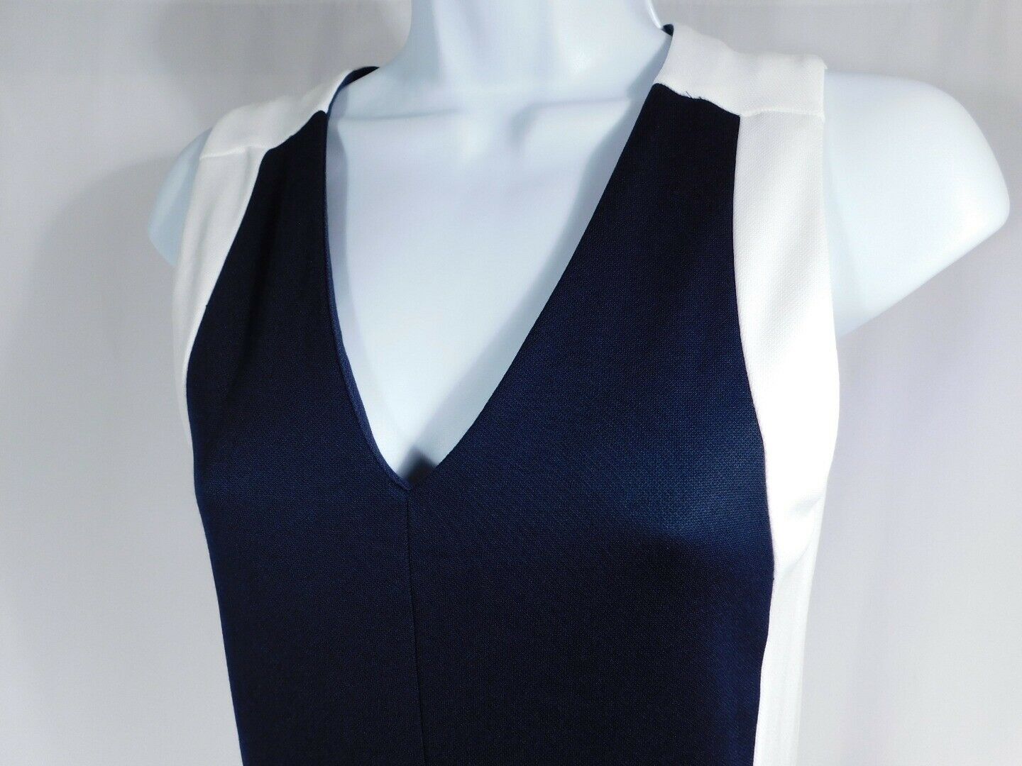 TORY BURCH Navy Blue Off White Accent Sleeveless V-Neck Jumpsuit Sz S/P - Image 4