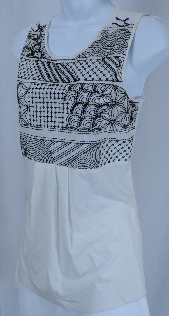 WEEKEND MAX MARA White Knit W Black Embroidery & Beading Sleeveless Blouse Sz M
