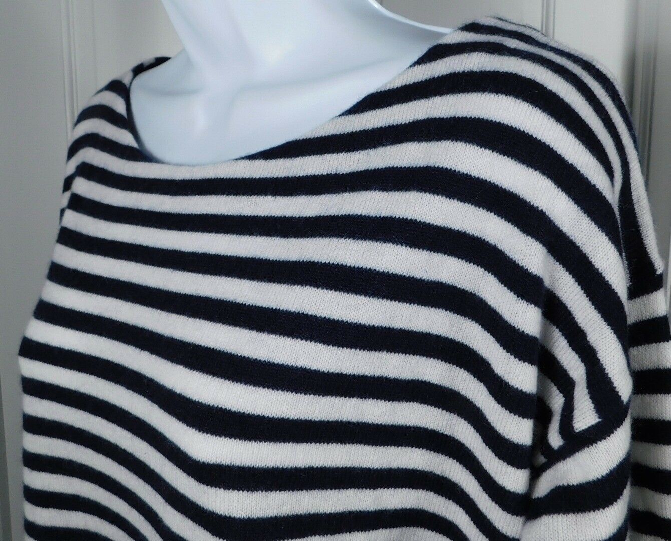J CREW 100% CASHMERE NWT Women's Navy & Ivory Striped Lace Up Back Sweater Sz S - Image 4