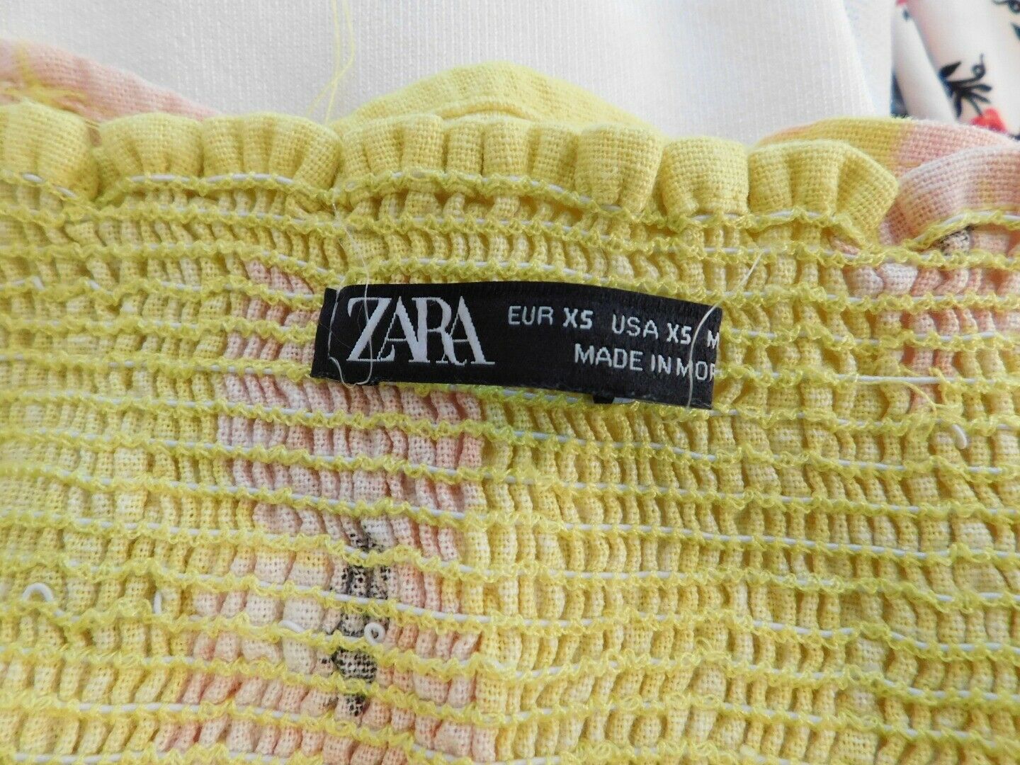 ZARA Women's Bright Yellow Floral Sleeveless Linen Blend Cropped Blouse Sz XS - Image 6