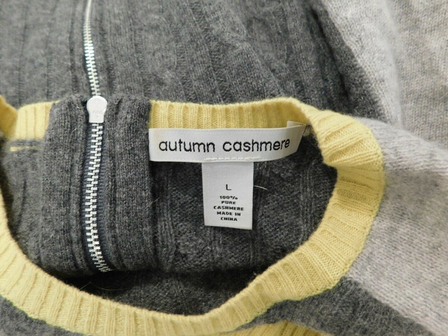 AUTUMN CASHMERE Gray Cabled Yellow Trim Scoop Neck Cashmere Sweater Sz L - Image 8