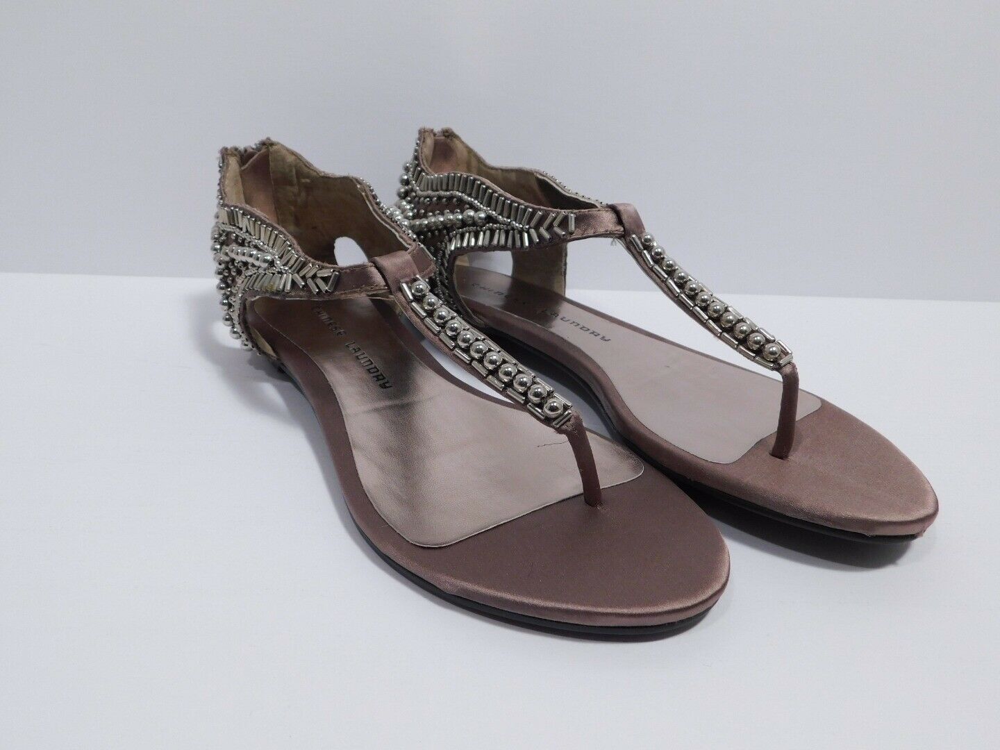 CHINESE LAUNDRY NWOB Women's Tan Silver Tone Beaded Back Zip Thong Sandal Sz 7.5 - Image 3