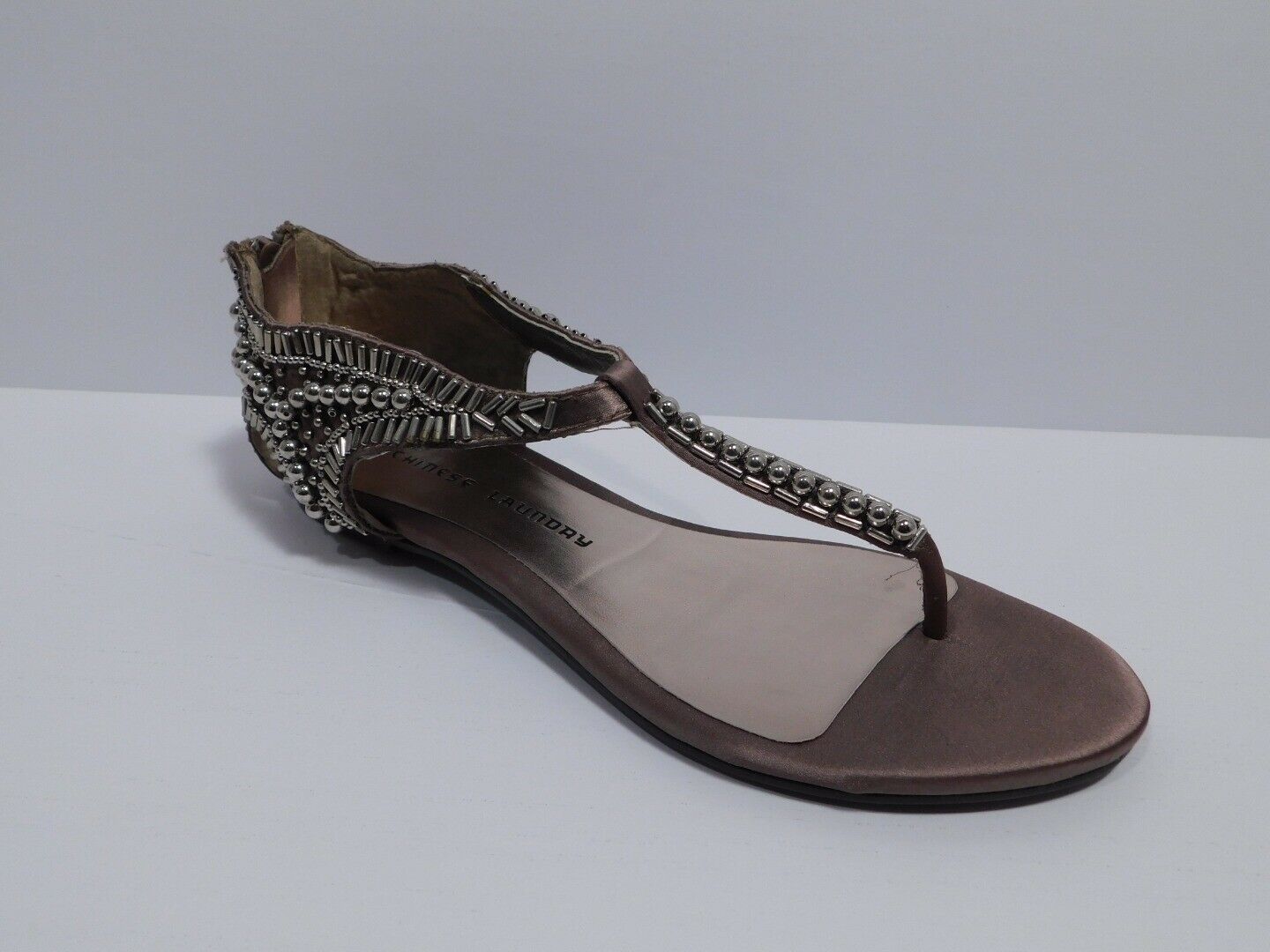 CHINESE LAUNDRY NWOB Women's Tan Silver Tone Beaded Back Zip Thong Sandal Sz 7.5