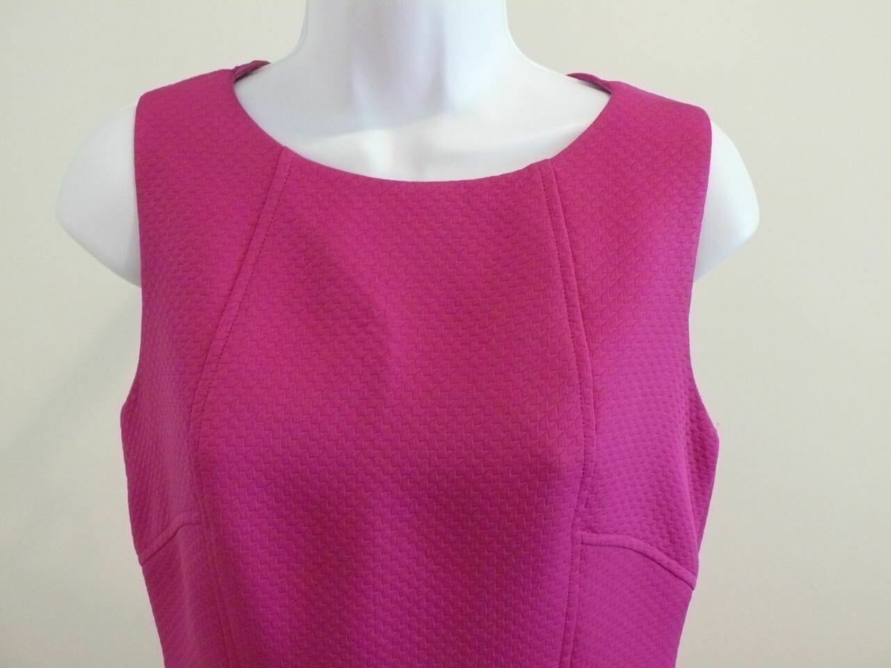 LOUBEN Pink Textured Sleeveless Sheath Dress Sz 2 - Image 3