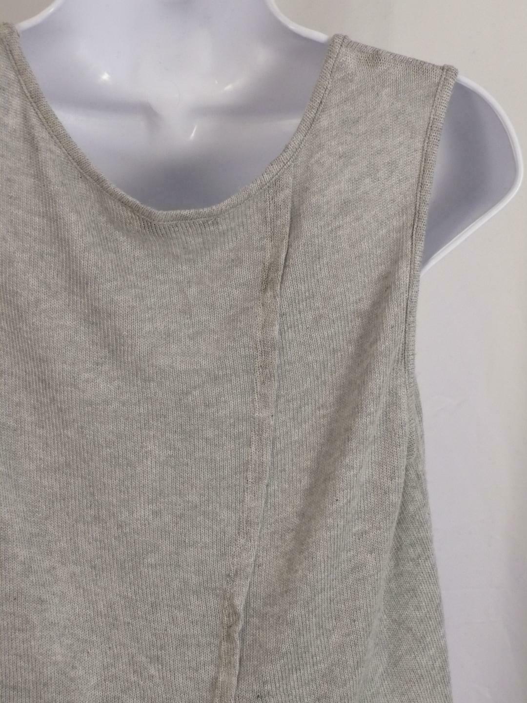 RED HAUTE Women's Soft Gray W Black Silk Trim Sleeveless Sweater Sz S - Image 7