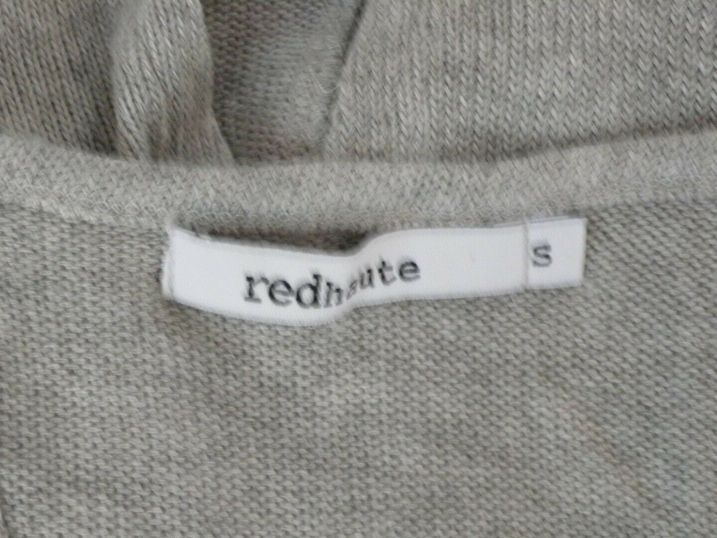 RED HAUTE Women's Soft Gray W Black Silk Trim Sleeveless Sweater Sz S - Image 9