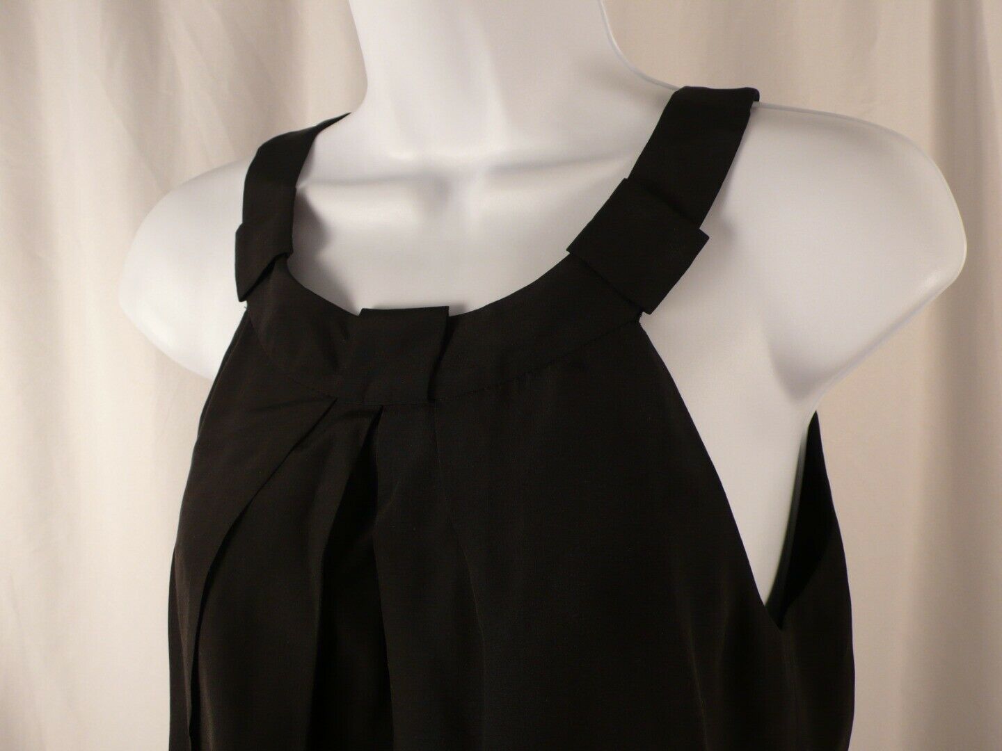 TIBI Women's Black Sleeveless Inverted Pleat Front Silk Blouse Sz 2 - Image 5