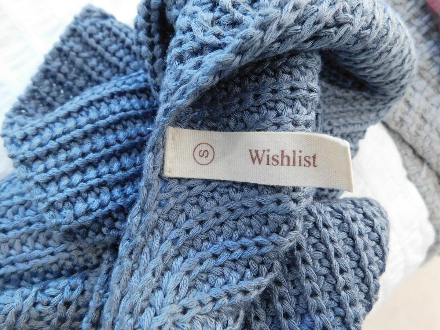 WISHLIST Women's Gray Soft Ribbed Knit Sleeveless V-Neck Cropped Sweater Sz S - Image 6
